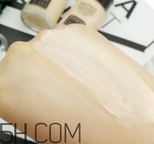 sivanna思薇娜水粉霜好用嗎？思薇娜水粉霜色號(hào)試色