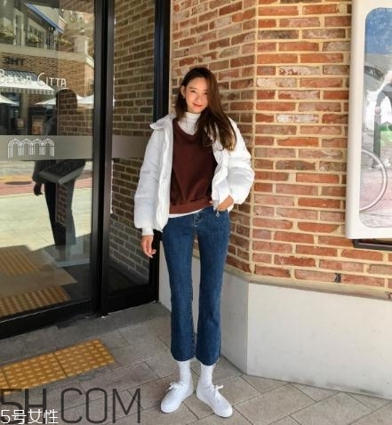 白色羽絨服怎么搭配？白色羽絨服搭配圖片