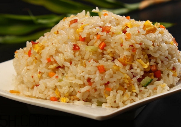 蛋炒飯先炒蛋還是先炒飯？家常蛋炒飯怎么做好吃