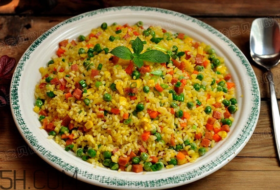 蛋炒飯和揚州炒飯有什么區(qū)別？蛋炒飯是發(fā)物嗎