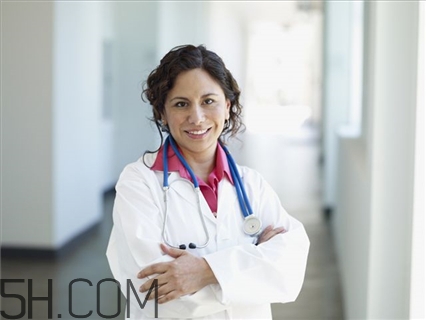 老花眼能恢復正常嗎？老花眼可以考駕照嗎？