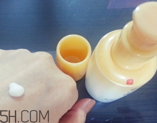 赫蓮娜悅活新生眼部修護精華乳好用嗎 雪花秀眼霜成分表 赫蓮娜悅活新生眼部修護精華乳好用嗎 雪花秀眼霜成分表