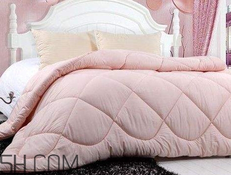 曬被子會(huì)上火嗎？被子會(huì)曬壞嗎