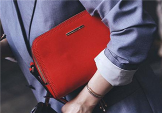 牛皮包包會很硬嗎？牛皮包包皺了怎么辦？