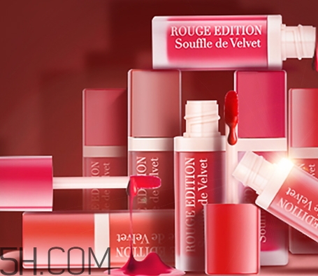 妙巴黎舒芙蕾和天鵝絨區(qū)別 妙巴黎舒芙蕾唇釉和天鵝絨唇釉對比 妙巴黎舒芙蕾和天鵝絨區(qū)別 妙巴黎舒芙蕾唇釉和天鵝絨唇釉對比