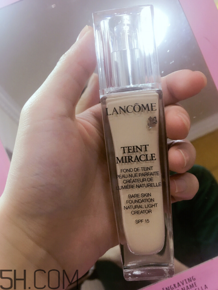 蘭蔻奇跡粉底液和ysl新超模粉底液對(duì)比 蘭蔻奇跡薄紗粉底液使用效果