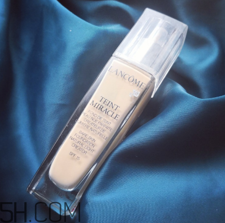 蘭蔻奇跡粉底液和ysl新超模粉底液對(duì)比 蘭蔻奇跡薄紗粉底液使用效果