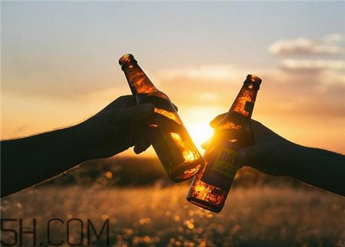 什么時(shí)候喝藥酒比較好？喝藥酒有什么禁忌？