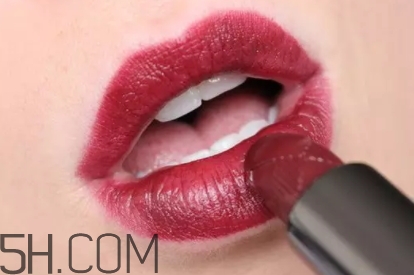 牛血色口紅適合黃皮嗎？牛血色口紅適合什么膚色？