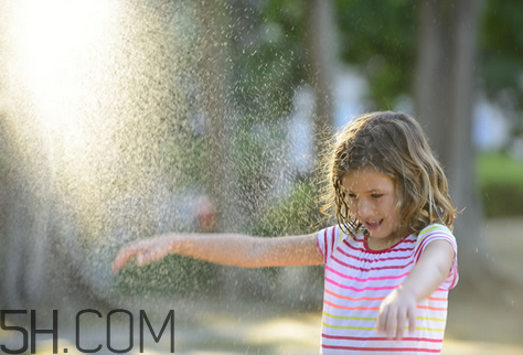 淋雨后要洗澡嗎？淋雨后不洗澡會怎么樣？