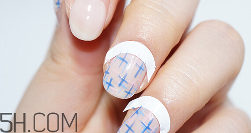 美甲店是怎么做指甲的？毛呢格子美甲教程圖解