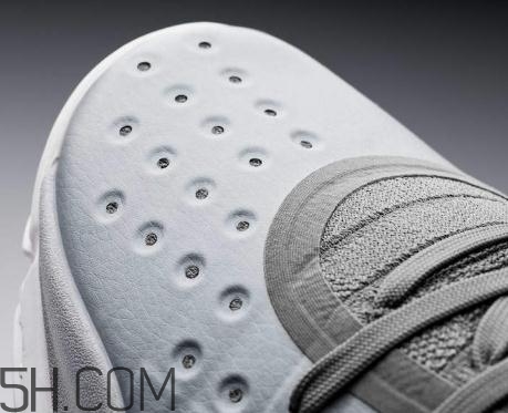 under armour curry 4 more buckets發(fā)售時間_多少錢？