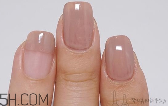 裸粉色指甲油推薦 裸色美甲教程 裸粉色指甲油推薦 裸色美甲教程