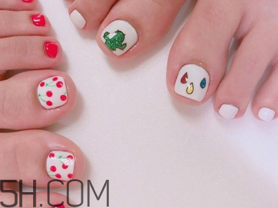 腳部個(gè)性美甲圖片大全 紅色腳指甲美甲圖片 腳部個(gè)性美甲圖片大全 紅色腳指甲美甲圖片