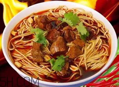 一碗牛肉面的熱量是多少 一碗牛肉面多少克 一碗牛肉面的熱量是多少 一碗牛肉面多少克