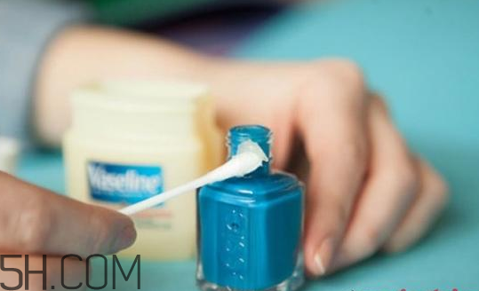 如何卸除頑固的亮片美甲？美甲甲片怎么貼最結(jié)實(shí)？