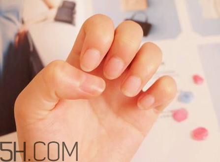 什么是指甲軟化劑？海綿式洗甲水好用嗎？                                                                         