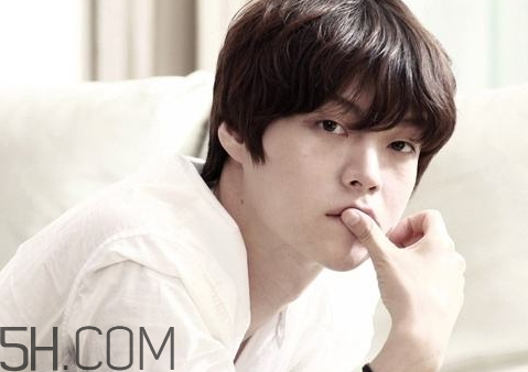 說(shuō)男生是中央空調(diào)什么意思 女人說(shuō)男人是中央空調(diào)是什么意思 說(shuō)男生是中央空調(diào)什么意思 女人說(shuō)男人是中央空調(diào)是什么意思