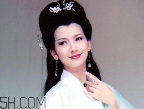 發(fā)際線不好看怎么修飾 完美解決6種發(fā)際線問(wèn)題 發(fā)際線不好看怎么修飾 完美解決6種發(fā)際線問(wèn)題