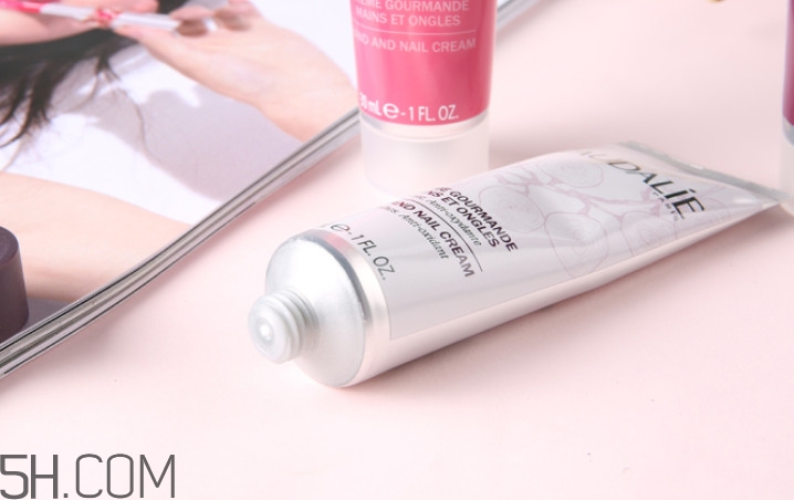 歐緹麗唇膏怎么樣 歐緹麗唇膏好用嗎 歐緹麗唇膏怎么樣 歐緹麗唇膏好用嗎