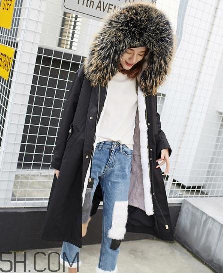 黑色派克服怎么搭配？黑色派克大衣搭配圖