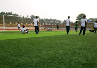 踢足球有哪些技巧？踢足球有哪些注意事項(xiàng)？