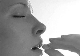 食道癌的早期癥狀有哪些？如何今早發(fā)現(xiàn)食道癌？