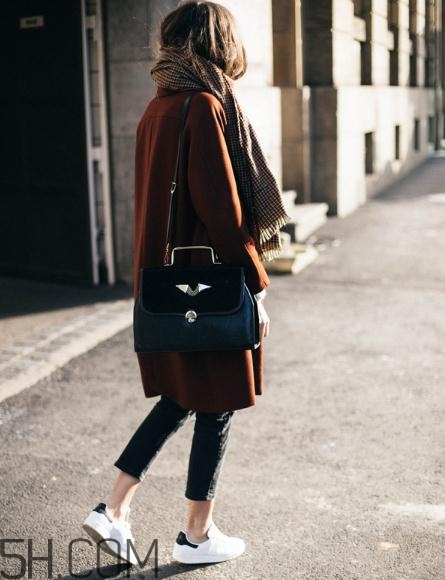 羊絨大衣搭配什么鞋子？羊絨大衣搭配鞋子圖片