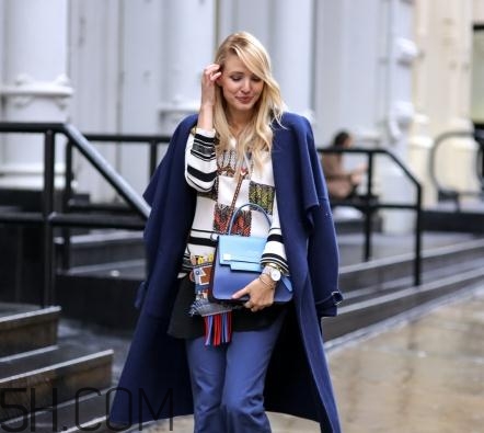 羊絨大衣配什么包包？羊絨大衣搭配什么包好看？