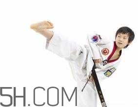 小孩子學(xué)跆拳道好不好？小孩學(xué)跆拳道的好處？