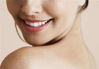 戴牙套可以洗牙嗎？洗牙多久一次？