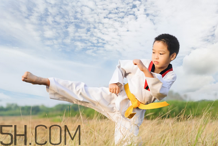 跆拳道腰帶怎么系？怎么看跆拳道等級(jí)高低？