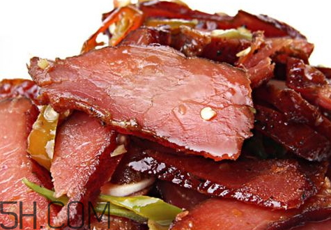 腌肉為什么要放雞蛋清 腌肉放雞蛋有什么好處 腌肉為什么要放雞蛋清 腌肉放雞蛋有什么好處