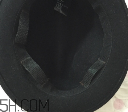 貝雷帽怎么戴不容易掉？三種方法技巧