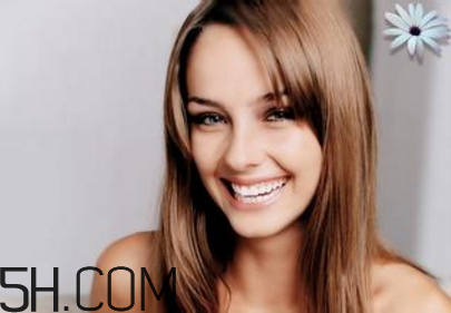 烤瓷牙為什么會(huì)有縫隙？烤瓷牙的注意事項(xiàng)有哪些？