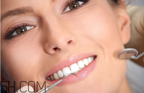 戴牙套可以用電動牙刷嗎？牙齒矯正后刷牙要注意什么？