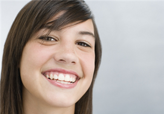 烤瓷牙為什么會(huì)有縫隙？烤瓷牙的注意事項(xiàng)有哪些？