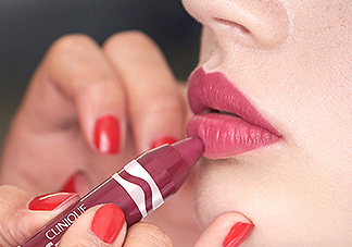 倩碧蠟筆唇膏04號適合黃皮嗎？04號試色