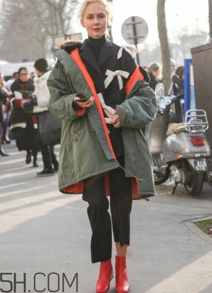 穿短靴怎么配衣服好看？短靴搭配什么上衣？