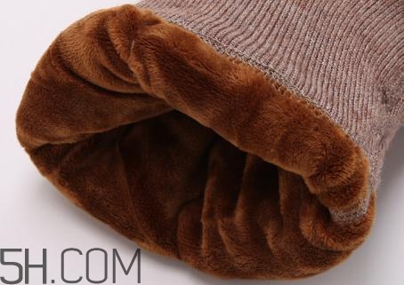 駝絨褲好還是羽絨褲好？駝絨褲羽絨褲哪種暖和？