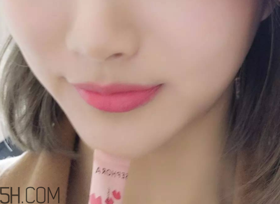 絲芙蘭柔光氣墊腮紅怎么樣？絲芙蘭奇幻薄紗氣墊唇彩試色