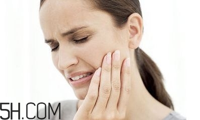 上火牙疼煲什么湯好？輕松解決上火牙疼問題