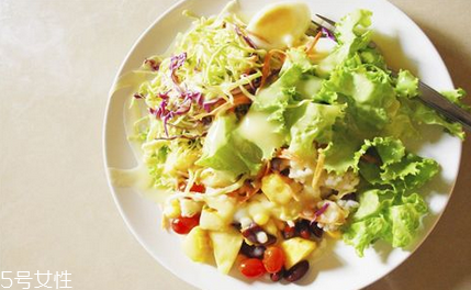 減肥階段晚上吃什么？最快最有效的7個懶人減肥法