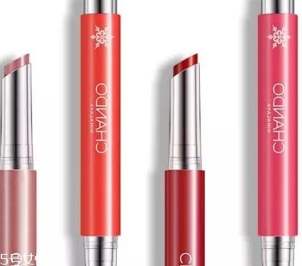 自然堂嘀嗒唇膏筆怎么用？教你按壓方法