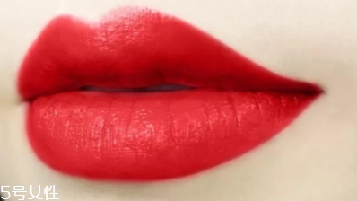 自然堂嘀嗒唇膏筆怎么用？教你按壓方法