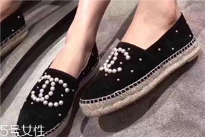 香奈兒漁夫鞋舒服嗎？千萬別小看這雙平底鞋