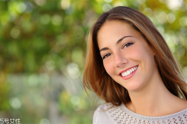 激光點(diǎn)痣后有紅印怎么辦？點(diǎn)痣后切記忌辛辣飲食