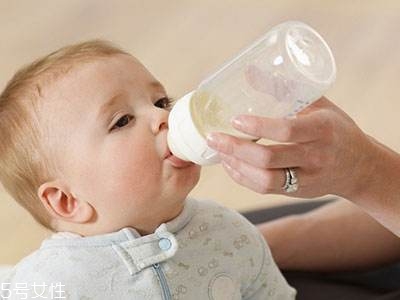 給寶寶斷奶要怎樣做才好？斷奶五大注意事項