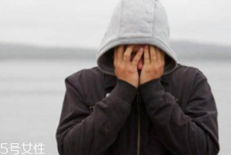 抑郁癥為什么會引發(fā)腹瀉？神經(jīng)功能混亂危害大