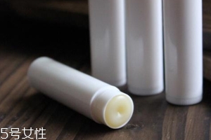 潤唇膏能用多長時間？打開后只能用3個季度
